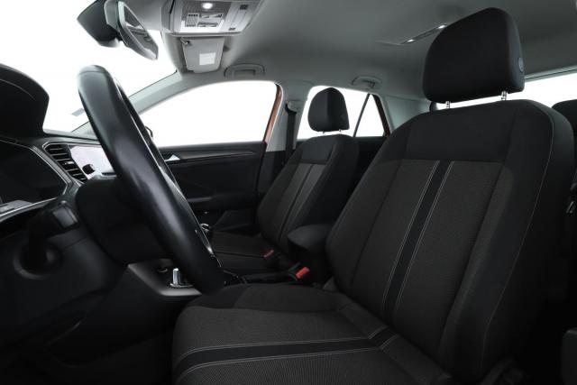 Volkswagen T-Roc image 8
