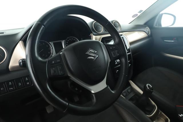 Suzuki Vitara image 4