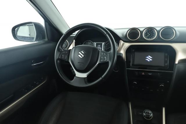 Suzuki Vitara image 3