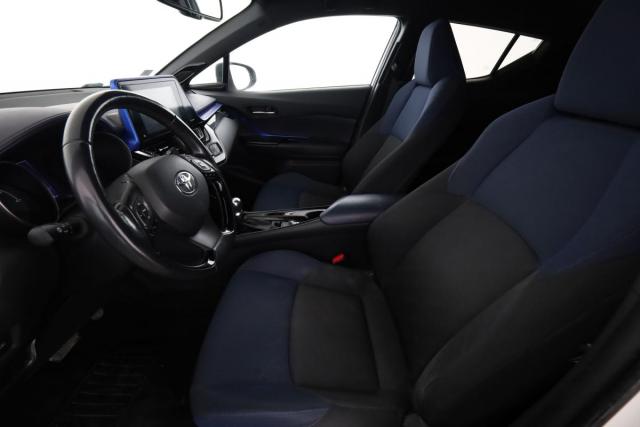 Toyota C-Hr image 1