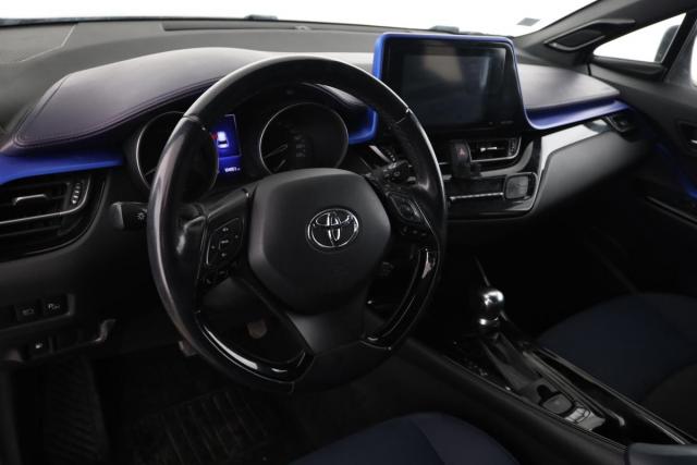 Toyota C-Hr image 8