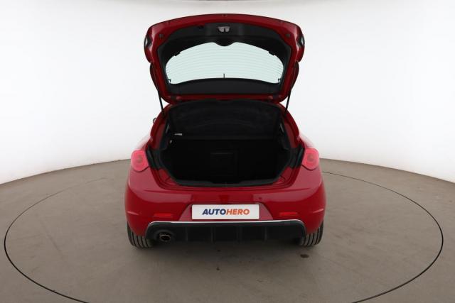 Alfa Romeo Giulietta image 9