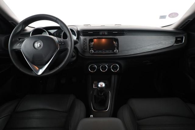 Alfa Romeo Giulietta image 6