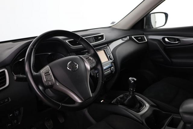 Nissan X-Trail image 1