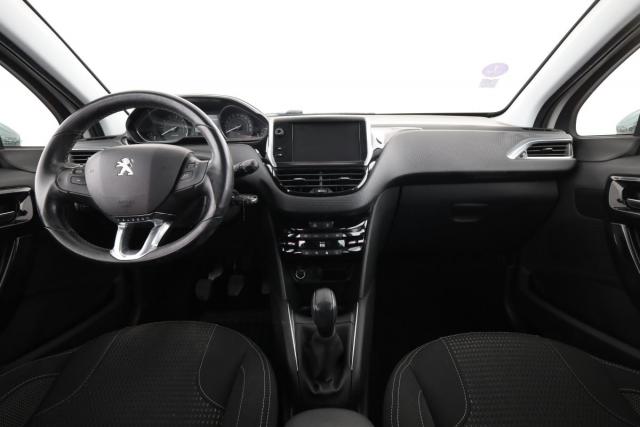 Peugeot 208 image 8