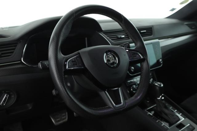 Skoda Superb Combi image 2