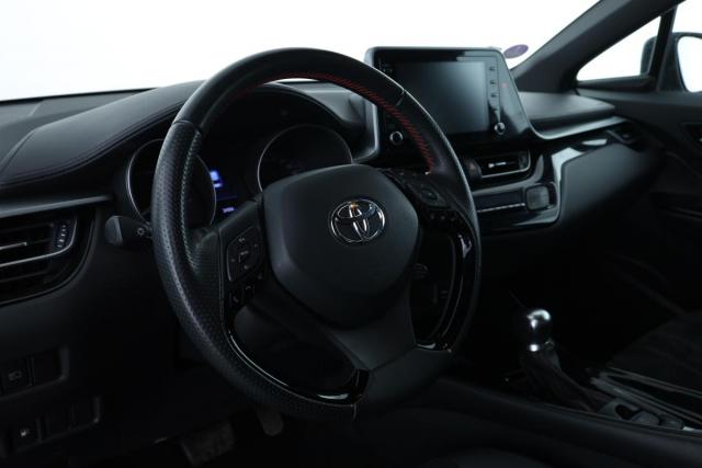 Toyota C-Hr image 9