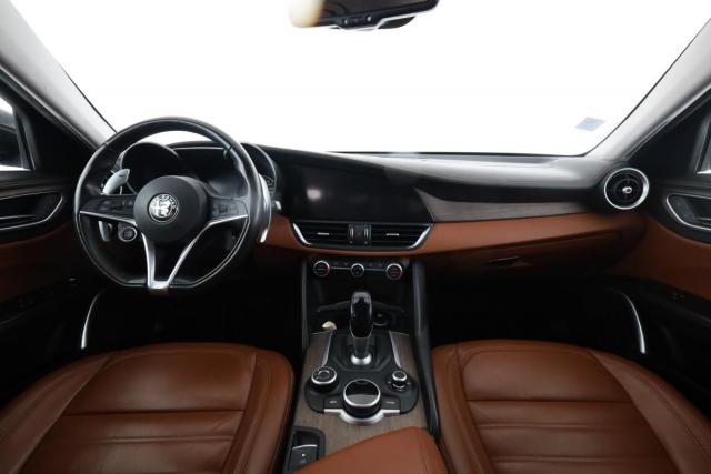 Alfa Romeo Giulia image 2