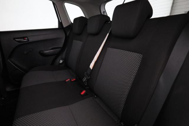 Suzuki Vitara image 5