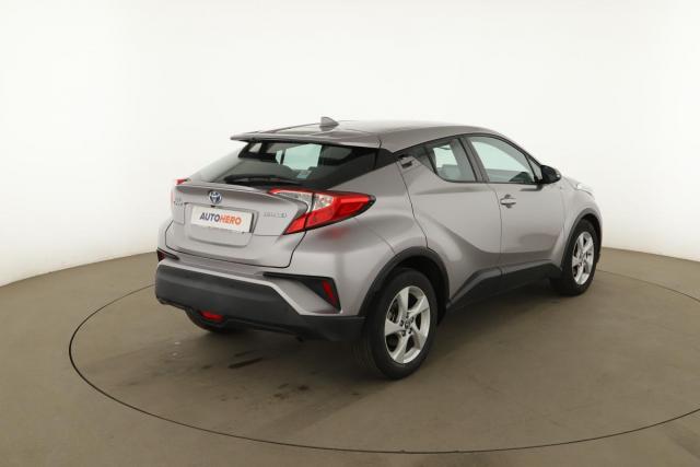 Toyota C-Hr image 9