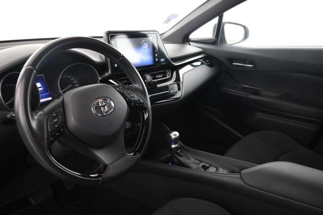 Toyota C-Hr image 2
