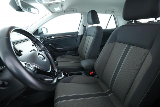 Volkswagen T-Roc image 5