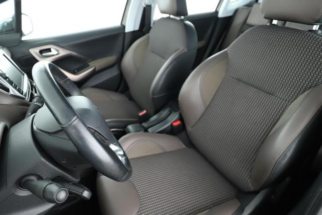 Peugeot 2008 image 7