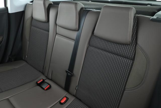 Peugeot 2008 image 2