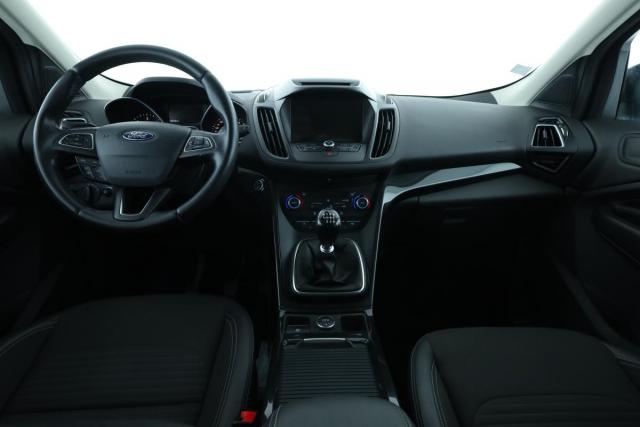 Ford Kuga image 3