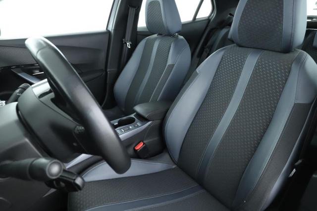 Peugeot 2008 image 4