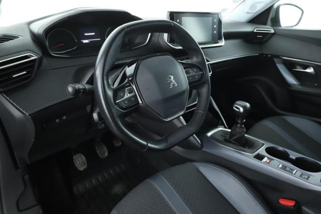 Peugeot 2008 image 9