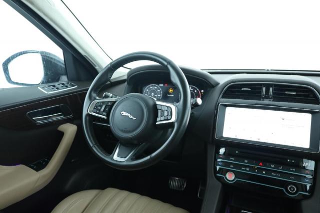 Jaguar F-Pace image 6