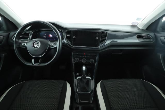Volkswagen T-Roc image 6