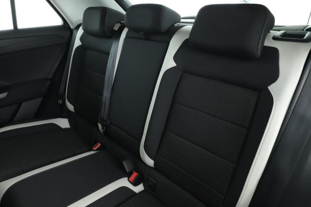 Volkswagen T-Roc image 7