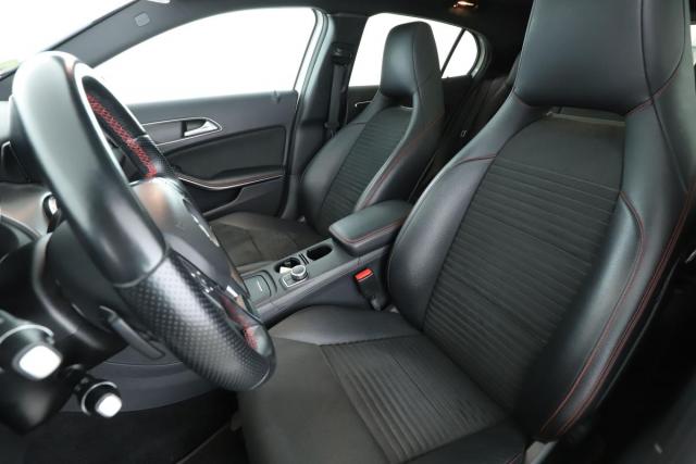 Mercedes Benz Gla image 1