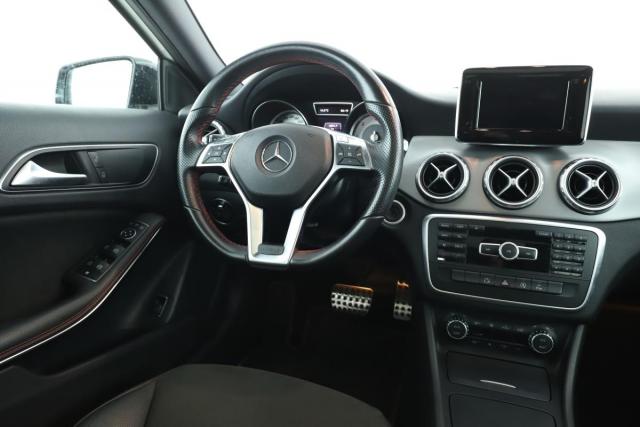 Mercedes Benz Gla image 7