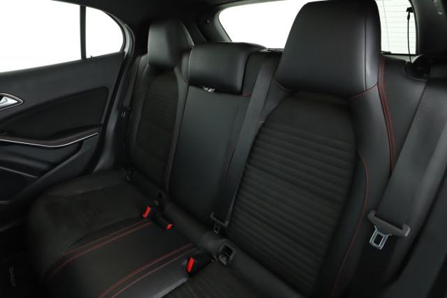 Mercedes Benz Gla image 3