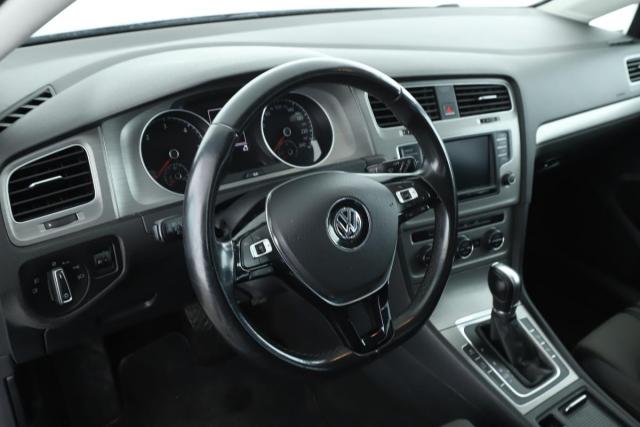 Volkswagen Golf image 8