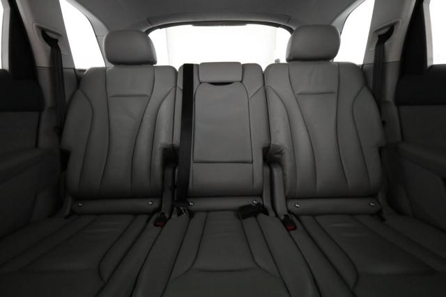 Audi Q7 image 8