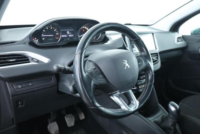 Peugeot 208 image 5