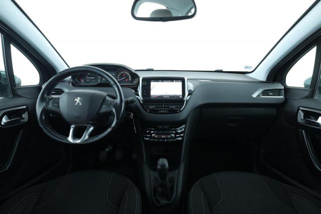 Peugeot 208 image 8