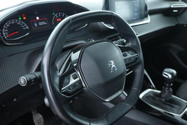 Peugeot 208 image 3