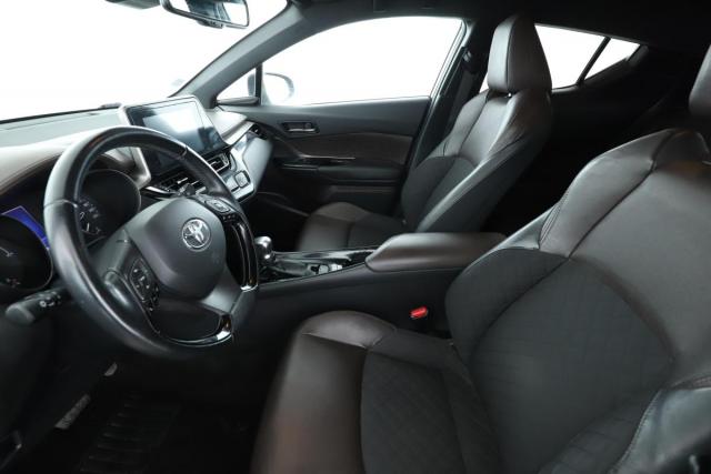 Toyota C-Hr image 6