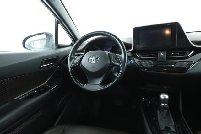 Toyota C-Hr image 5