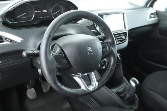 Peugeot 208 image 5
