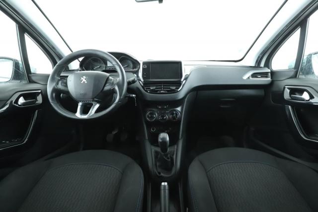 Peugeot 208 image 9