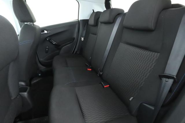 Peugeot 208 image 4