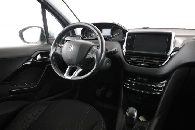 Peugeot 208 image 9