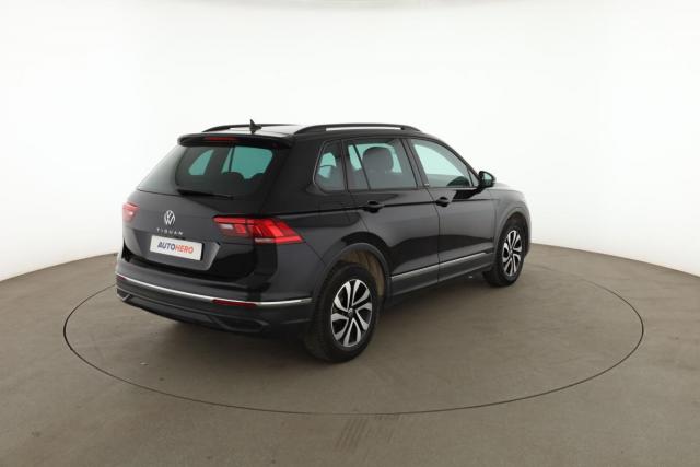 Volkswagen Tiguan image 8