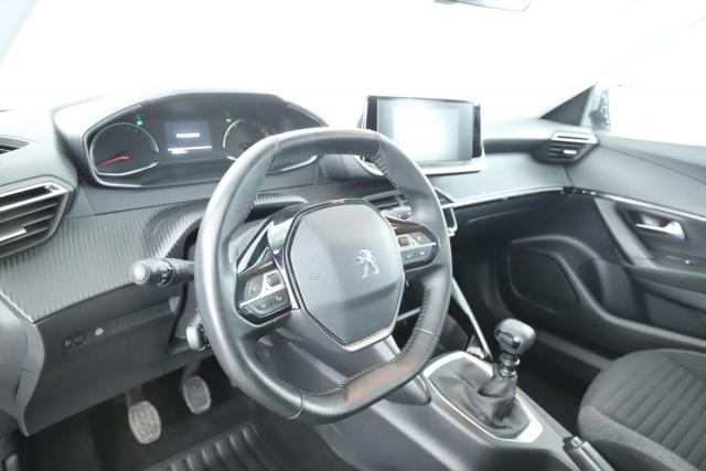 Peugeot 2008 image 7
