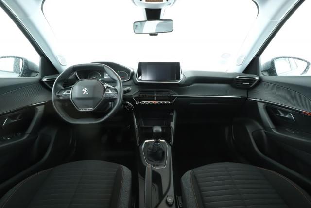 Peugeot 2008 image 9