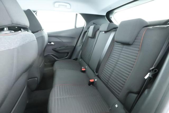 Peugeot 2008 image 8