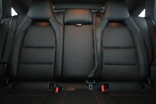 Mercedes Benz Cla Shooting Brake image 1