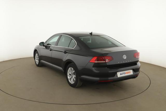 Volkswagen Passat image 7