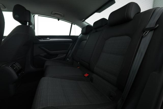 Volkswagen Passat image 4