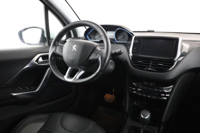 Peugeot 2008 image 2