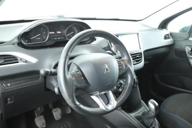 Peugeot 208 image 9