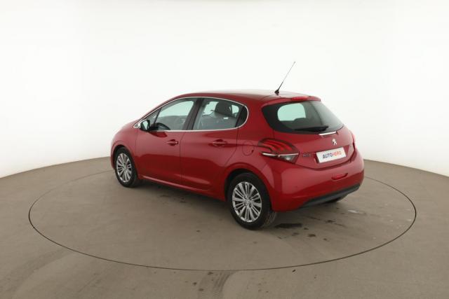Peugeot 208 image 2
