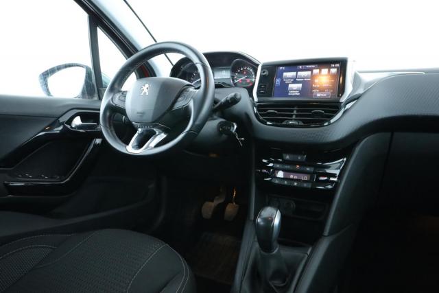 Peugeot 208 image 3