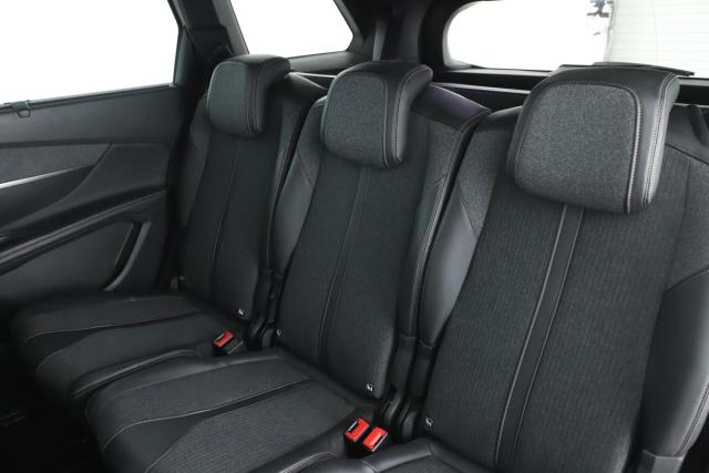 Peugeot 5008 image 9